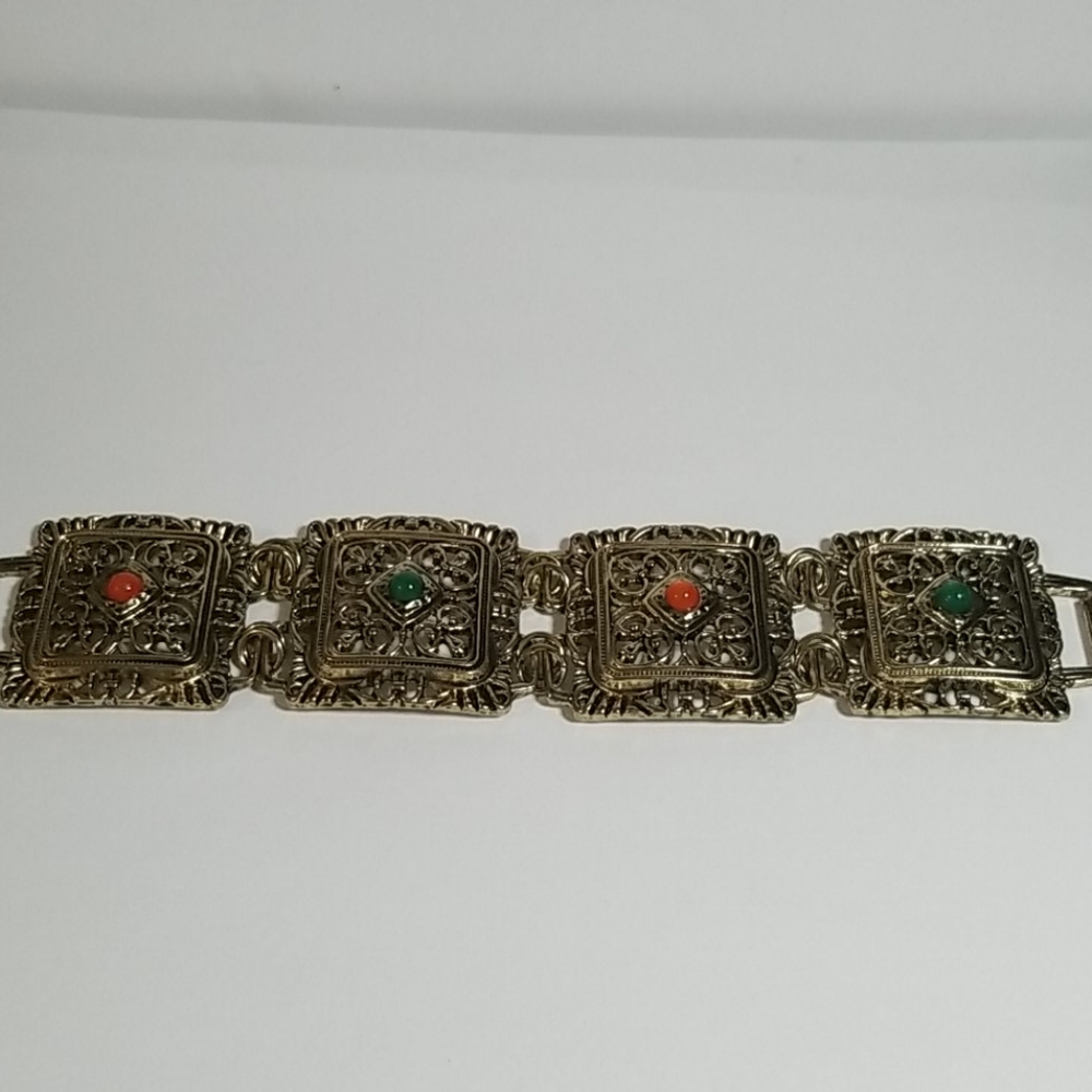 Vintage unique small clasp bracelet